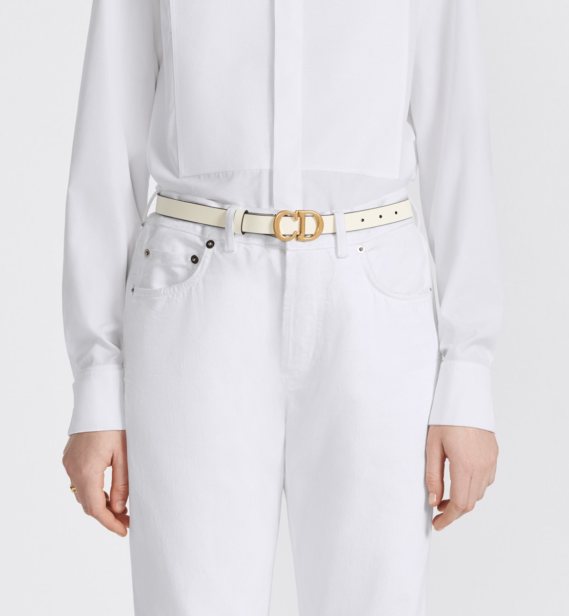 White waist clearance belt