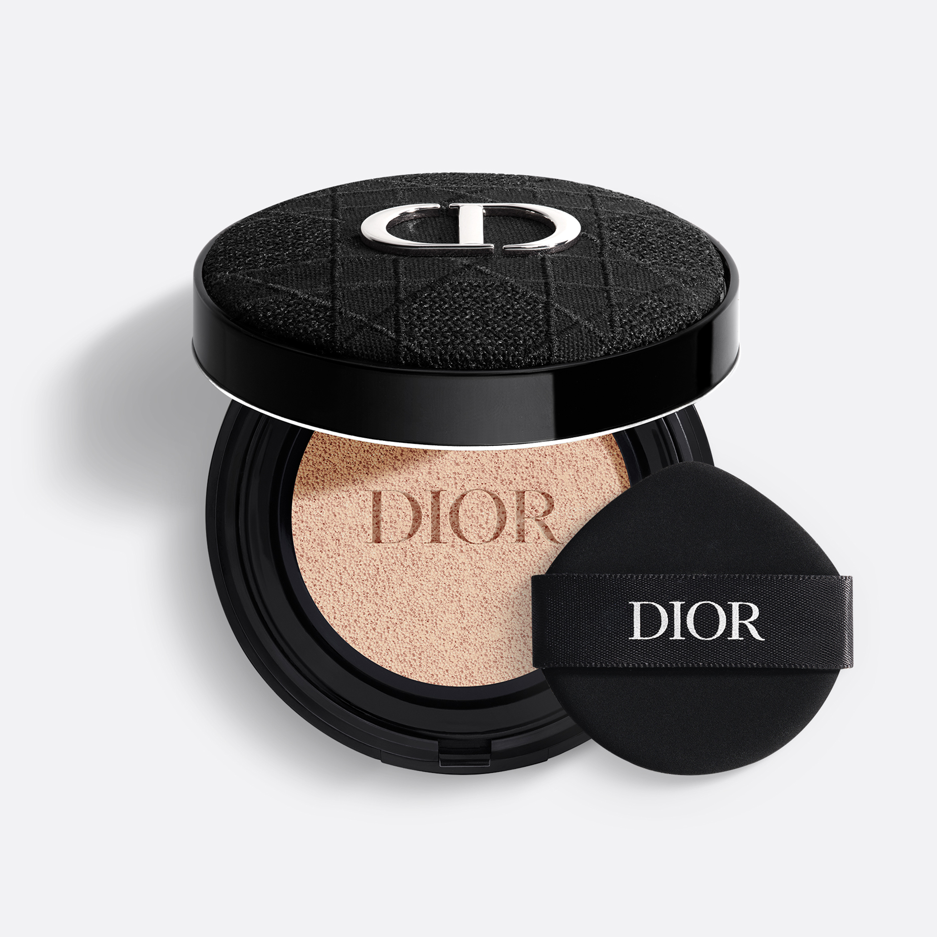 DIOR】 新作 ディオールスキン フォーエヴァー クッション ケース ( クリスマス コレクション 2024数量限定品 ) - メイクアップ